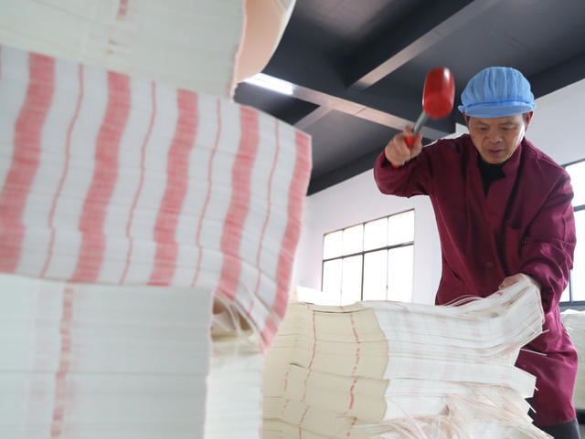 乡村 工厂 就地 就业 工作 家门口