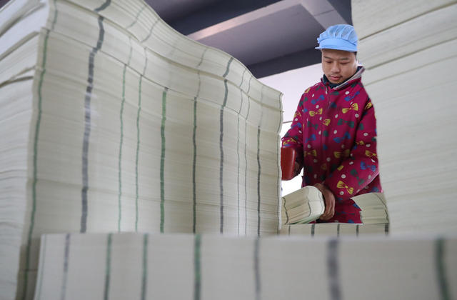 乡村 工厂 就地 就业 工作 家门口