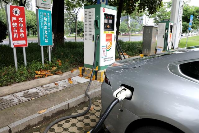 电动汽车充电站,新能源汽车,改善城市环境,节能减排,减少空气污染