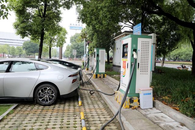 电动汽车充电站,新能源汽车,改善城市环境,节能减排,减少空气污染