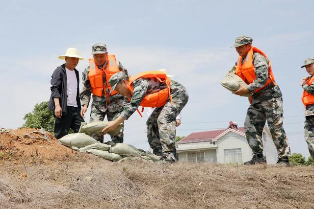 防汛抢险演练,堤坡除杂,挖导渗沟,抢筑子堤,消防救援,封堵管涌,演练