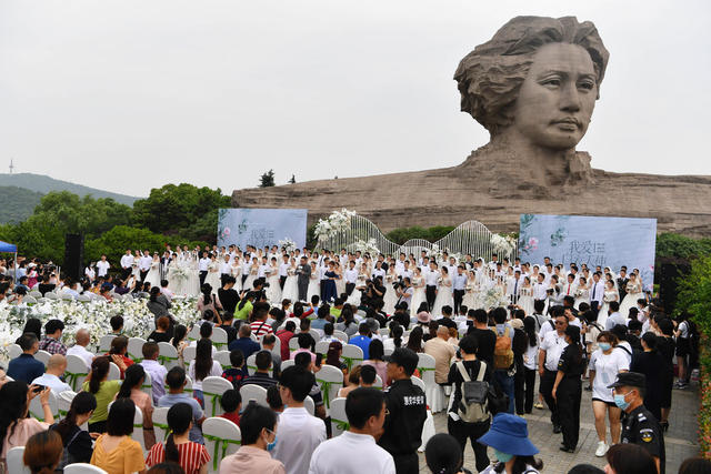 医护人员 集体婚礼 橘子洲头 520 白衣天使 新人