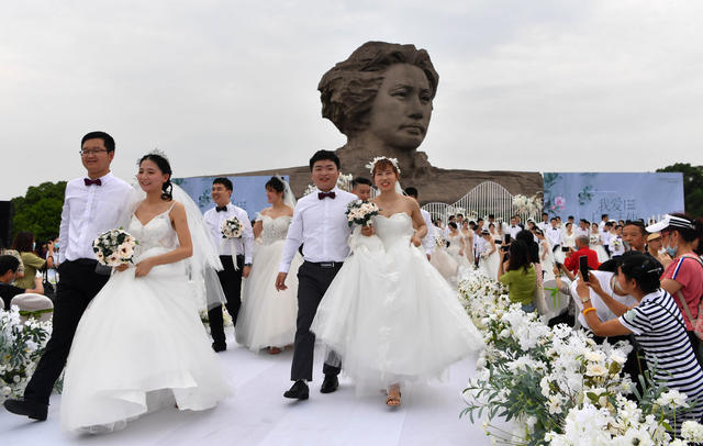 医护人员 集体婚礼 橘子洲头 520 白衣天使 新人