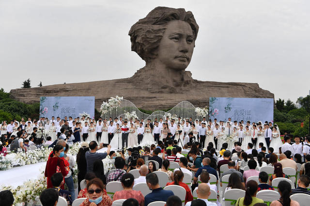 医护人员 集体婚礼 橘子洲头 520 白衣天使 新人