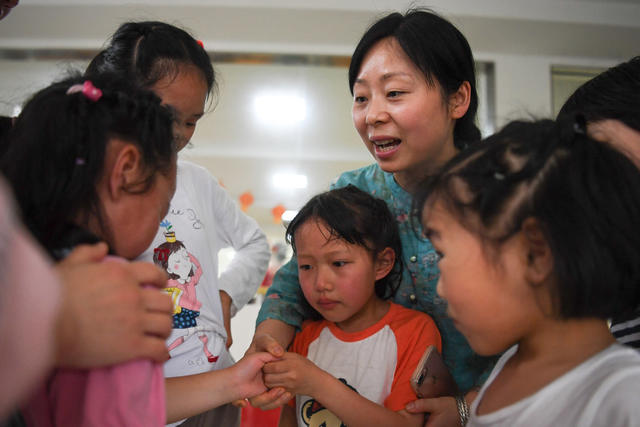 慈爱园 园长妈妈 文化生活 小学生 集中养育 扶教 学习