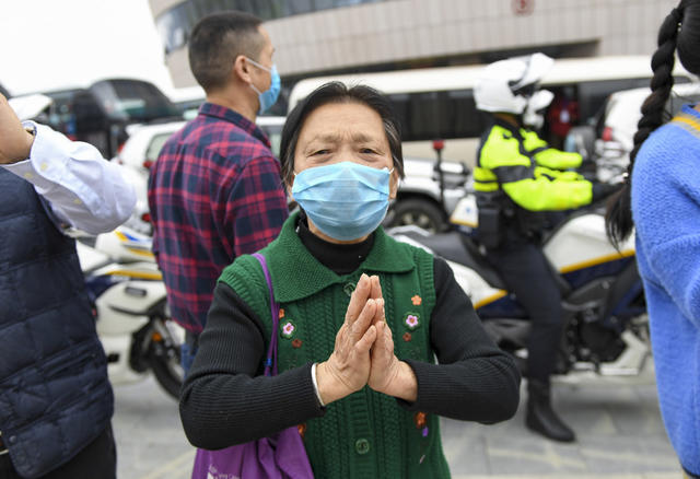 湖南医疗队 黄冈 送别 致敬英雄 送行队伍 医护人员 红旗