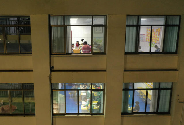 慈爱园 学习 集中养育 体育活动 孩子