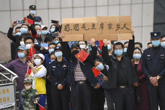 湖南医疗队 黄冈 送别 致敬英雄 送行仪式 医护人员 红旗 市民 防护服