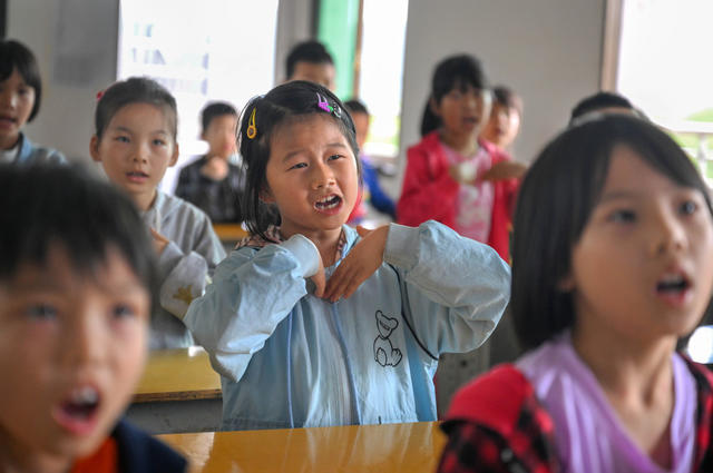 安仁县 学校 合唱团 音乐 学生 合唱排练 