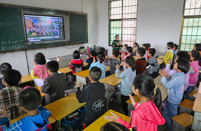 安仁县 学校 合唱团 音乐 学生 合唱排练 