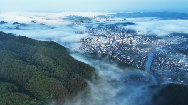 凤凰古城