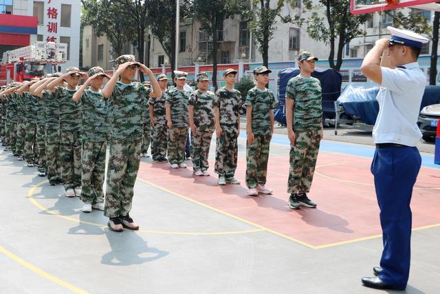 暑期消防夏令营,实践活动,小学生,消防员,消防安全教育,普及消防安全知识