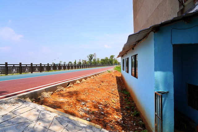 岳阳楼区 棉麻小区西院 墙壁裂痕裂纹