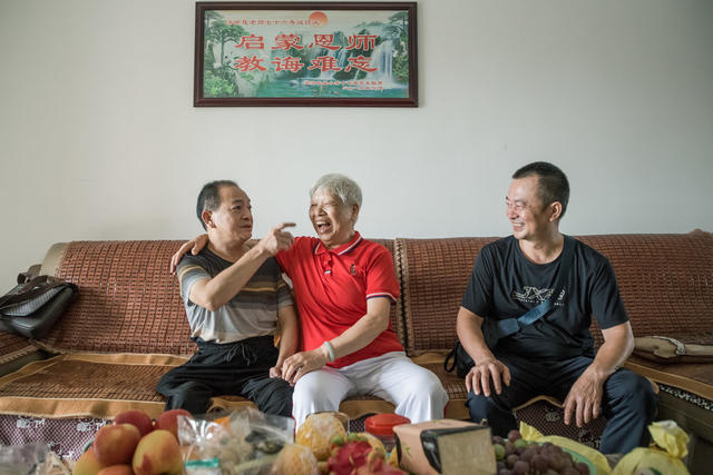 老师  学生 时间  团聚