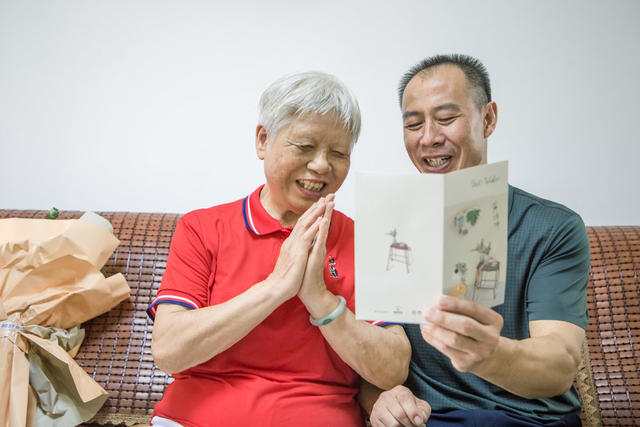 老师  学生 时间  团聚