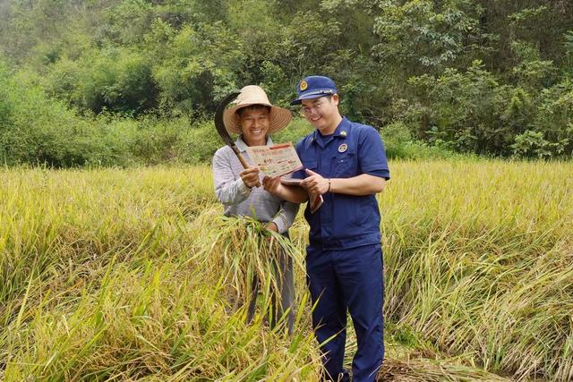 秋收季节话消防,消防宣传,消防宣传服务队,田间地头,拉家常