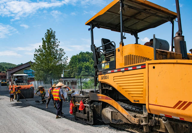 交通  公路  建设  养护  铺路  怀化