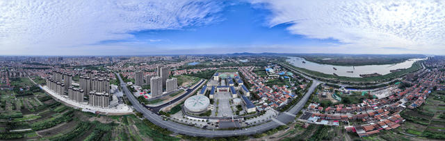 改革开放45年来澧县澧浦街道城市建设发生了翻天覆地的变化。俯瞰美丽的新区，高楼大厦林立，宛如一幅美丽的画卷。