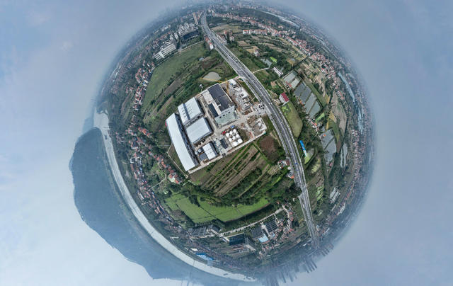 改革开放45年来澧县澧浦街道城市建设发生了翻天覆地的变化。俯瞰美丽的新区，高楼大厦林立，宛如一幅美丽的画卷。