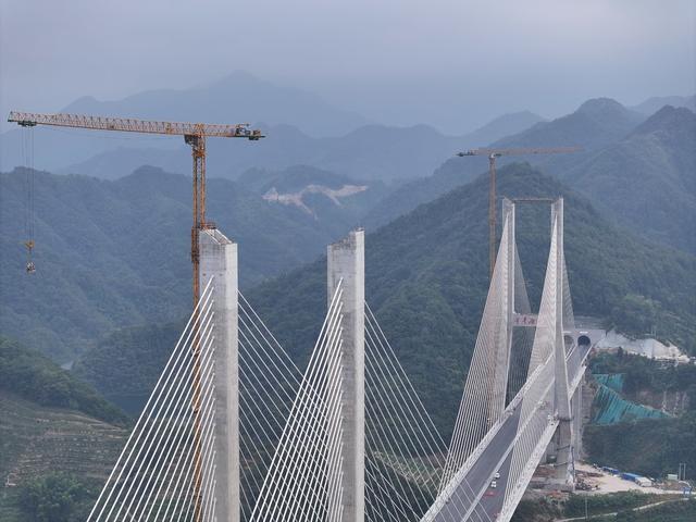 高速 交通  大桥 斜拉桥