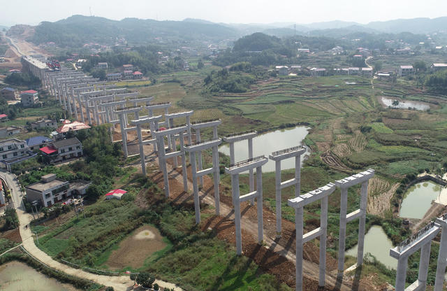 高速公路  交通  双峰  乡村振兴  民生工程  重点项目  上海至昆明国家高速公路   国家项目
