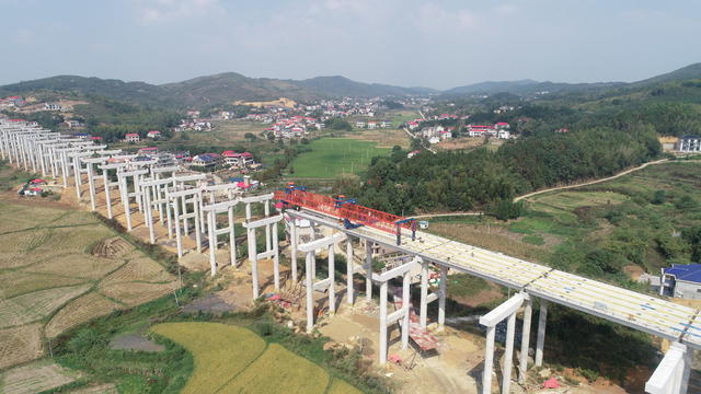 高速公路  交通  双峰  乡村振兴  民生工程  重点项目  上海至昆明国家高速公路   国家项目
