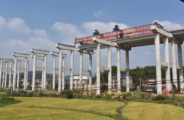 高速公路  交通  双峰  乡村振兴  民生工程  重点项目  上海至昆明国家高速公路   国家项目
