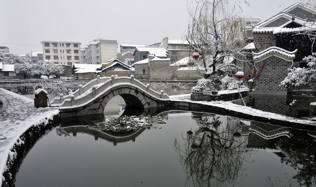 荷塘  雪  美景   古城  吉首