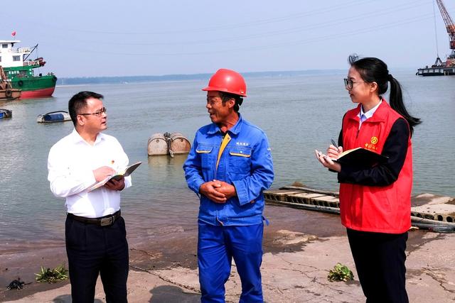 母亲河，长江经济带，绿争发展，一江碧水