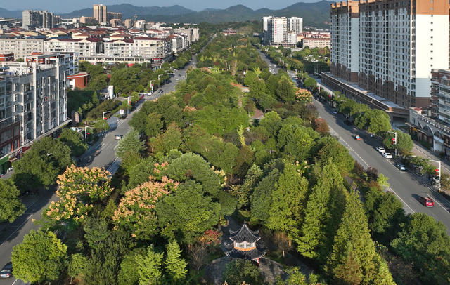 洪江市文化旅游广电体育局 杨锡建  摄影报道