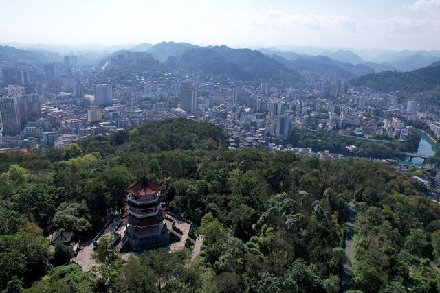 土家族 湘西 无人机 苗族 吉首 航拍 花果山 俯瞰 森立 青山 建筑 城市 生态 山城