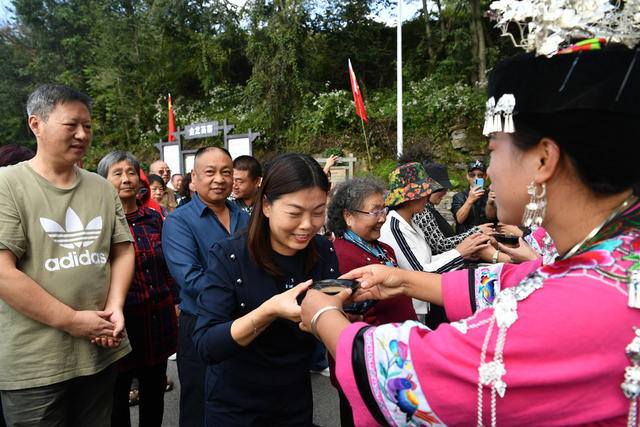 文化　旅游　乡村游　乡村振兴　苗寨　金龙村