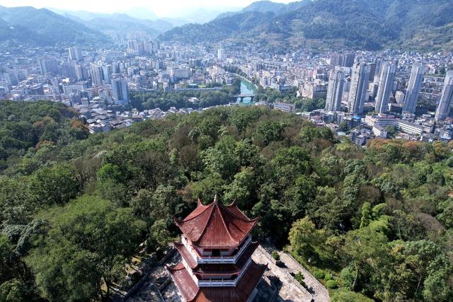 土家族 湘西 无人机 苗族 吉首 航拍 花果山 俯瞰 森立 青山 建筑 城市 生态 山城