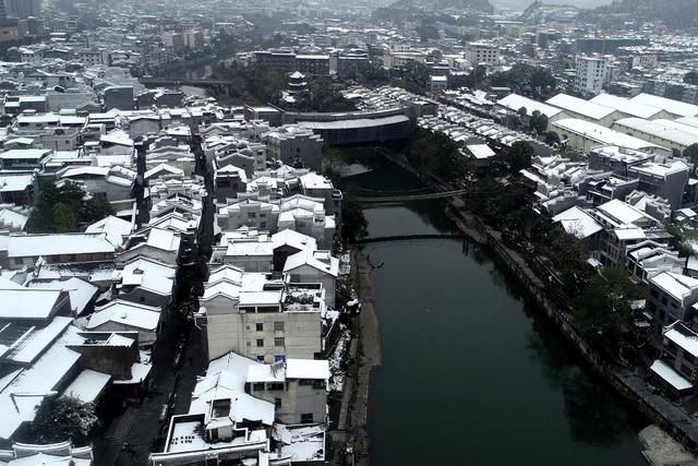 古城 土家族  湘西 苗族 乾州古城 大雪 吉首 无人机 建筑 航拍 万溶江 俯瞰 景区