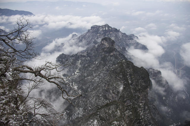 湖南省张家界市，永定区，天门山，天门洞，金蟾，雪花，雪景，官帽山，父爱如山