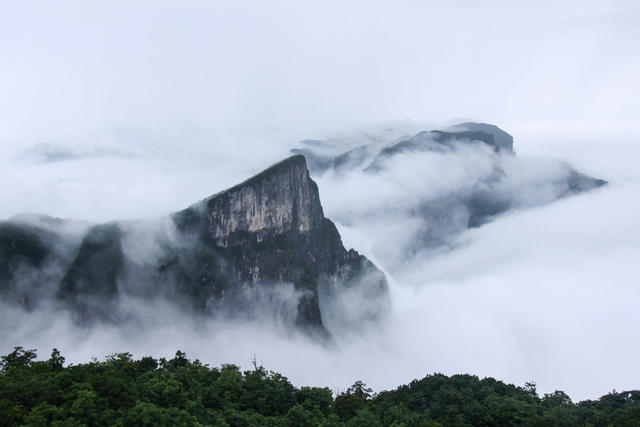 湖南省张家界市，永定区，天门山，天门洞，金蟾，雪花，雪景，官帽山，父爱如山
