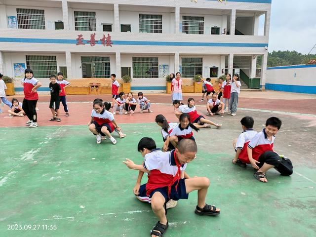 新田县龙泉五小  五育并举  课间活动