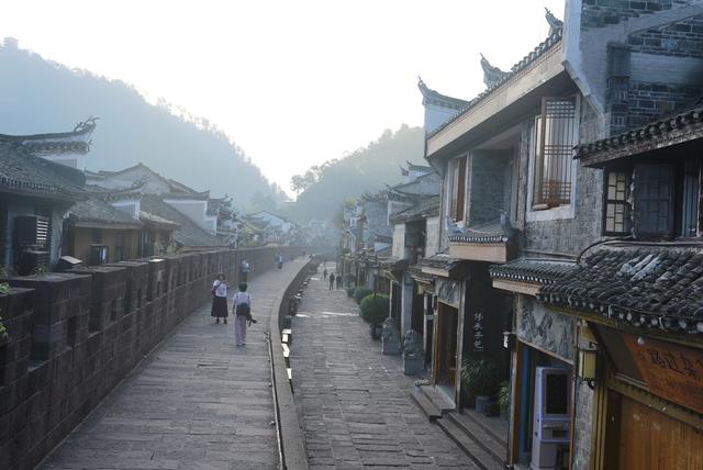 凤凰古城  晨曦  静美如画  沱江  吊脚楼  