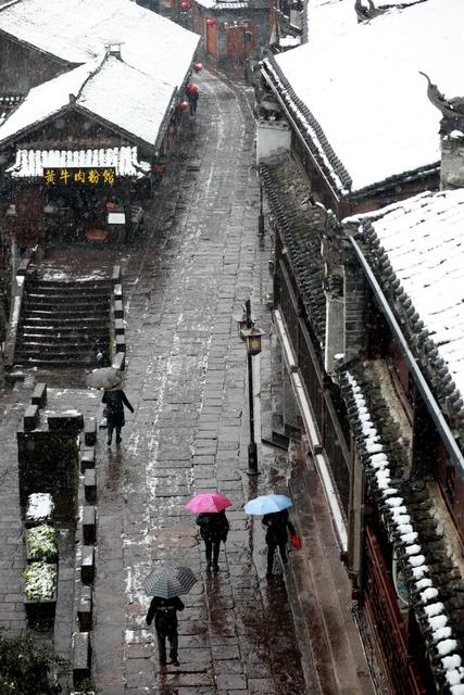 古城 湘西 土家族 建筑 苗族 凤凰 雪花 废物 粉妆玉砌 沱江 白色 面纱