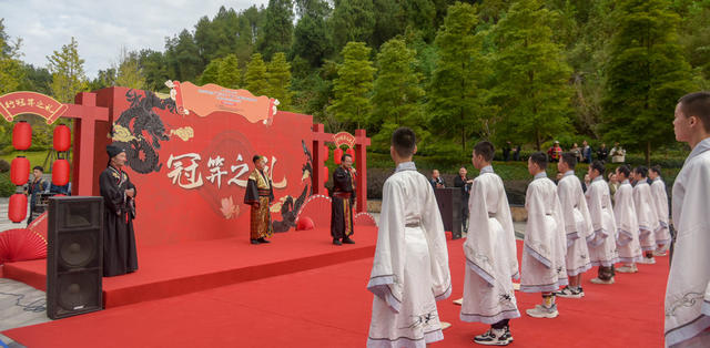 学生成人礼，青春向未来
