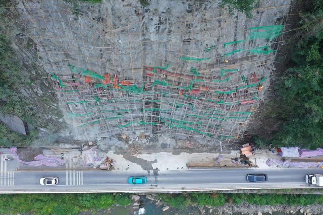 国道 抢险 加固 施工 畅通