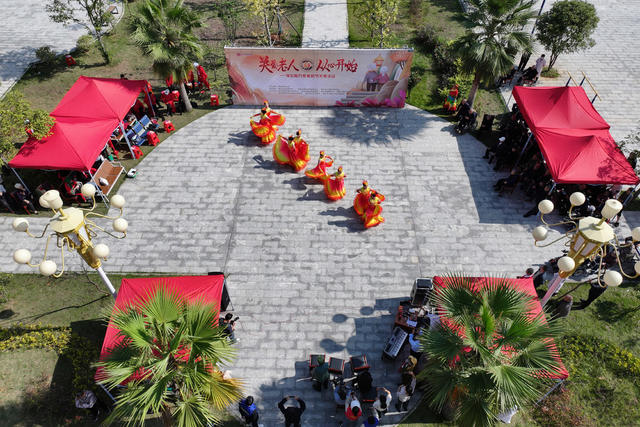 重阳节
老人
福利院
敬老院