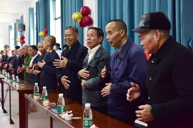 重阳节
老人
福利院
敬老院