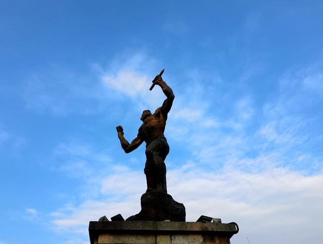 公路 矮寨 土家族 湘西 苗族 吉首 公路 奇观 开路 先锋 铜像 矮寨盘山公路