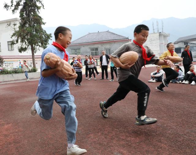   趣味运动庆丰收
