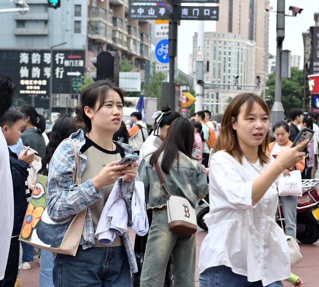 长沙黄兴步行街一派热闹繁华景象