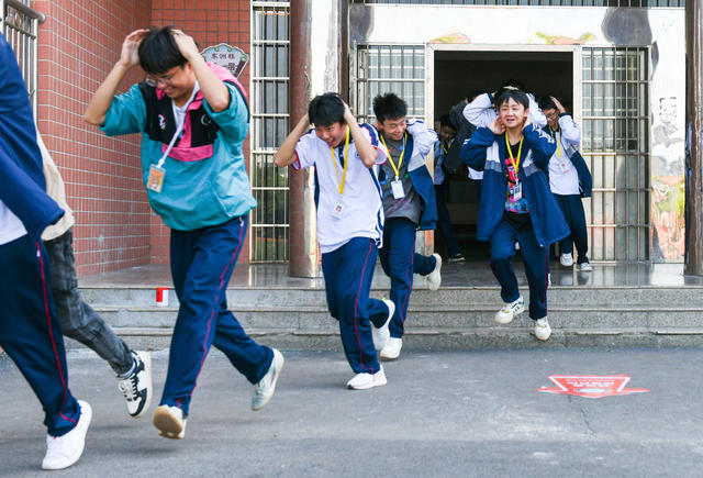 防空  警报试鸣    应急  疏散  演练