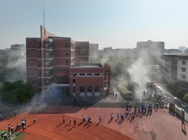 防空  警报试鸣    应急  疏散  演练