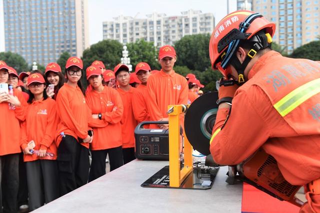 消防宣传月 救援