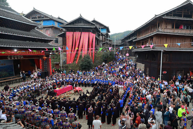 湘桂 侗族 毗邻 两村 红薯节 庆丰收